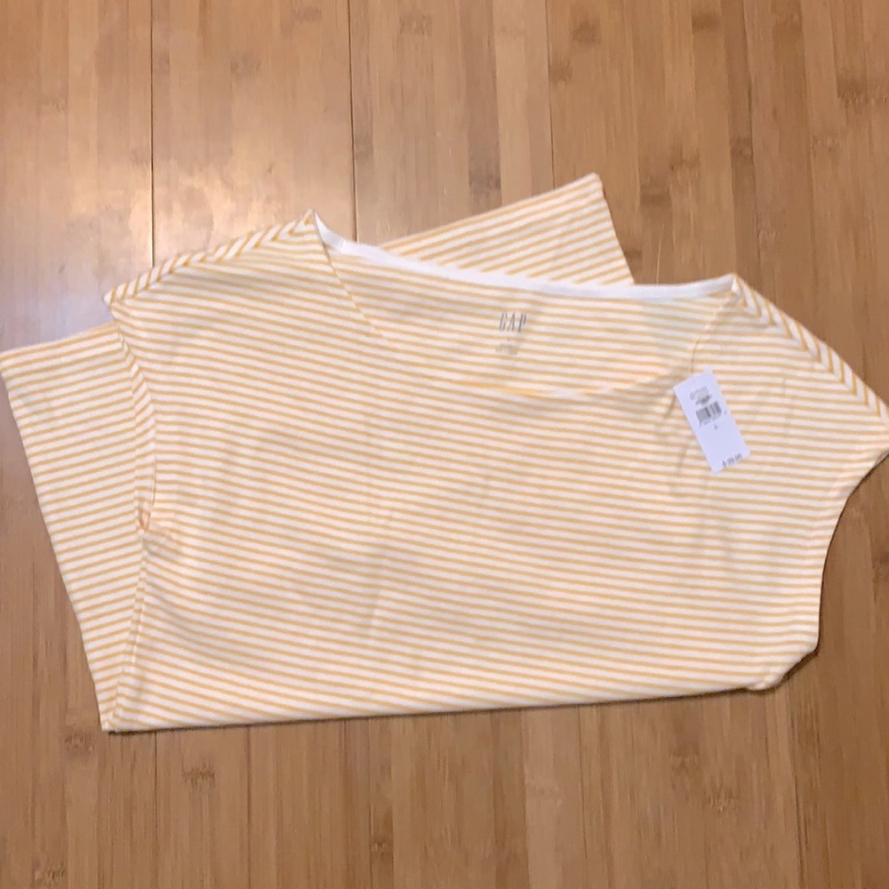 Gap Boatneck tee- Large, yellow